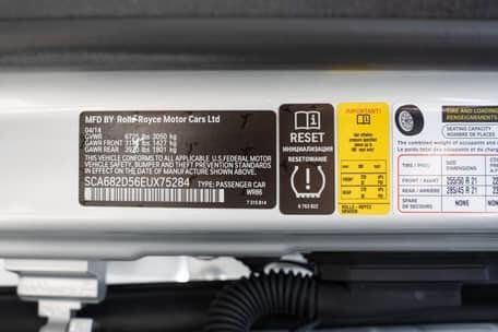 Used 2014 Rolls-Royce Phantom Drophead Coupe image 54