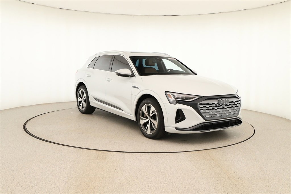 Certified 2024 Audi Q8 e-tron Premium Plus w/ Premium Plus Package image 10