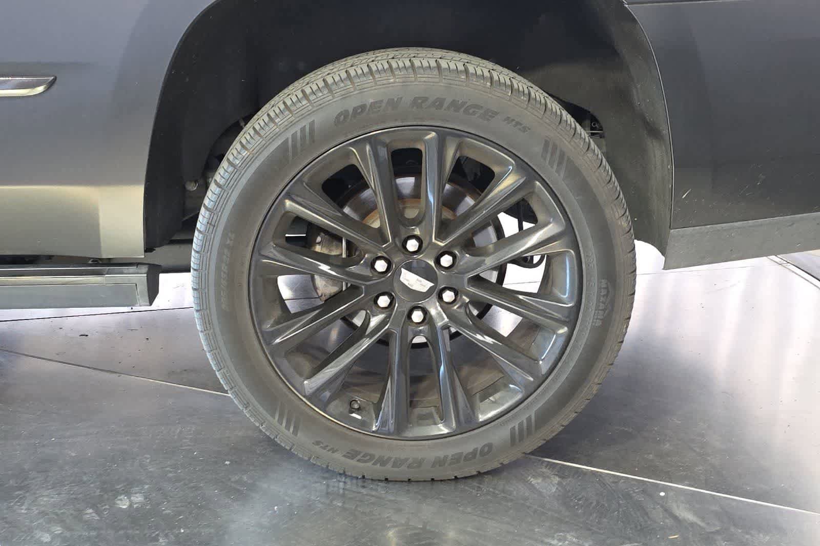 Used 2019 Cadillac Escalade Platinum w/ Escalade Sport Edition AWD/4WD image 12