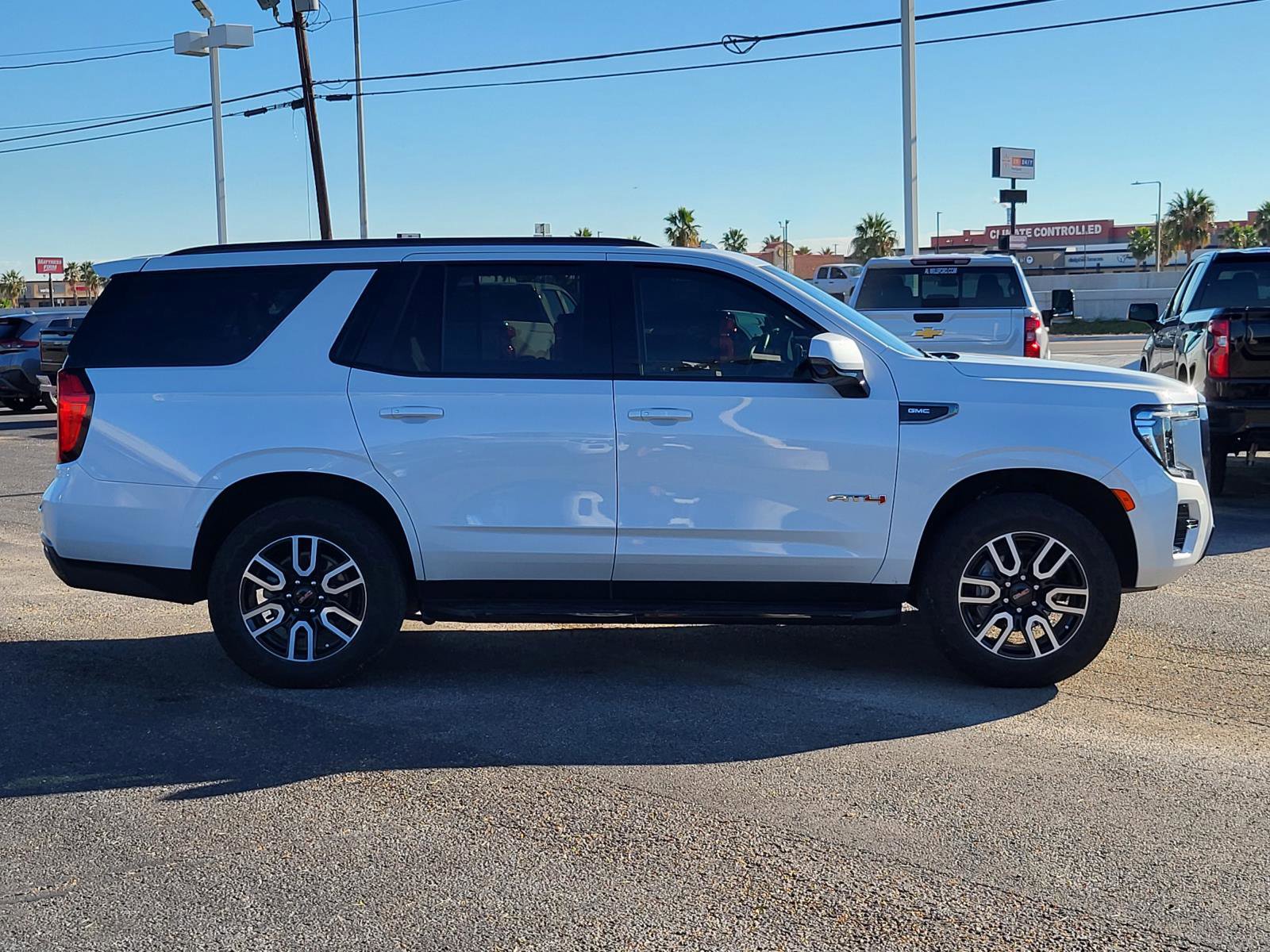 Used 2024 GMC Yukon AT4 w/ Technology Package image 6