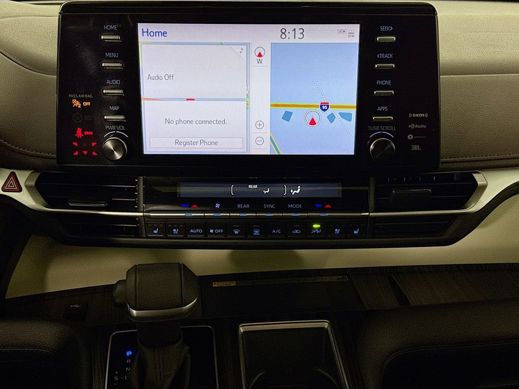 Used 2023 Toyota Sienna Platinum image 31