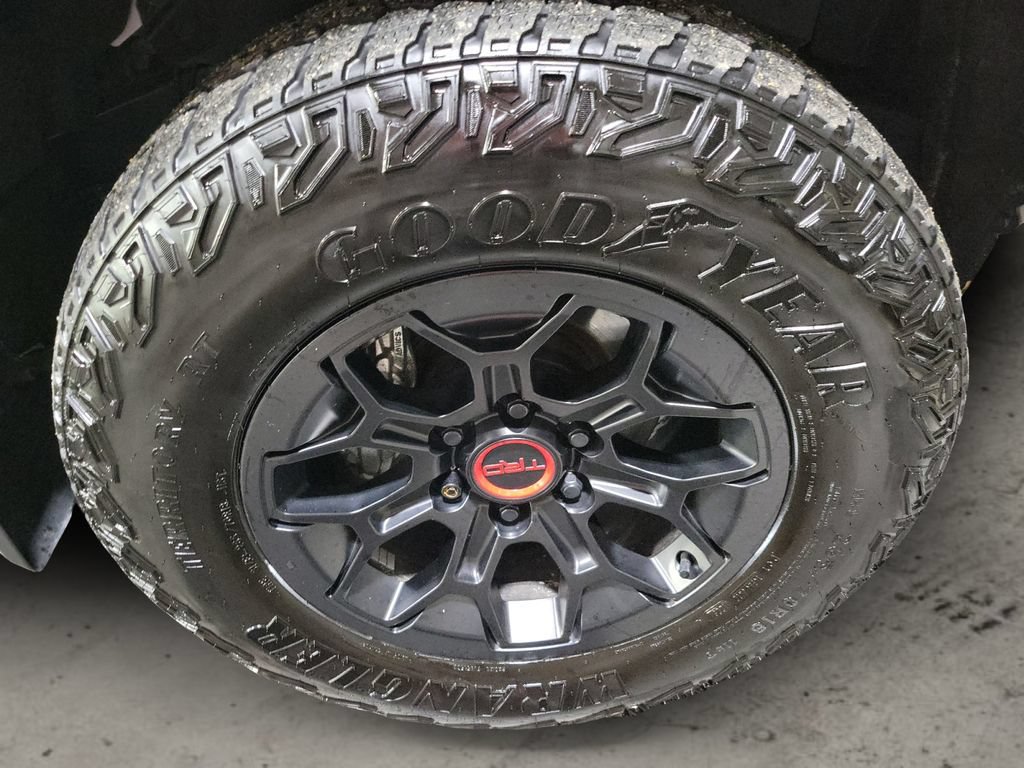 Used 2025 Toyota Tacoma TRD Pro AWD/4WD image 11