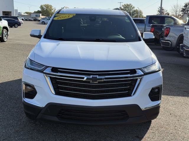 Used 2023 Chevrolet Traverse LT FWD image 3