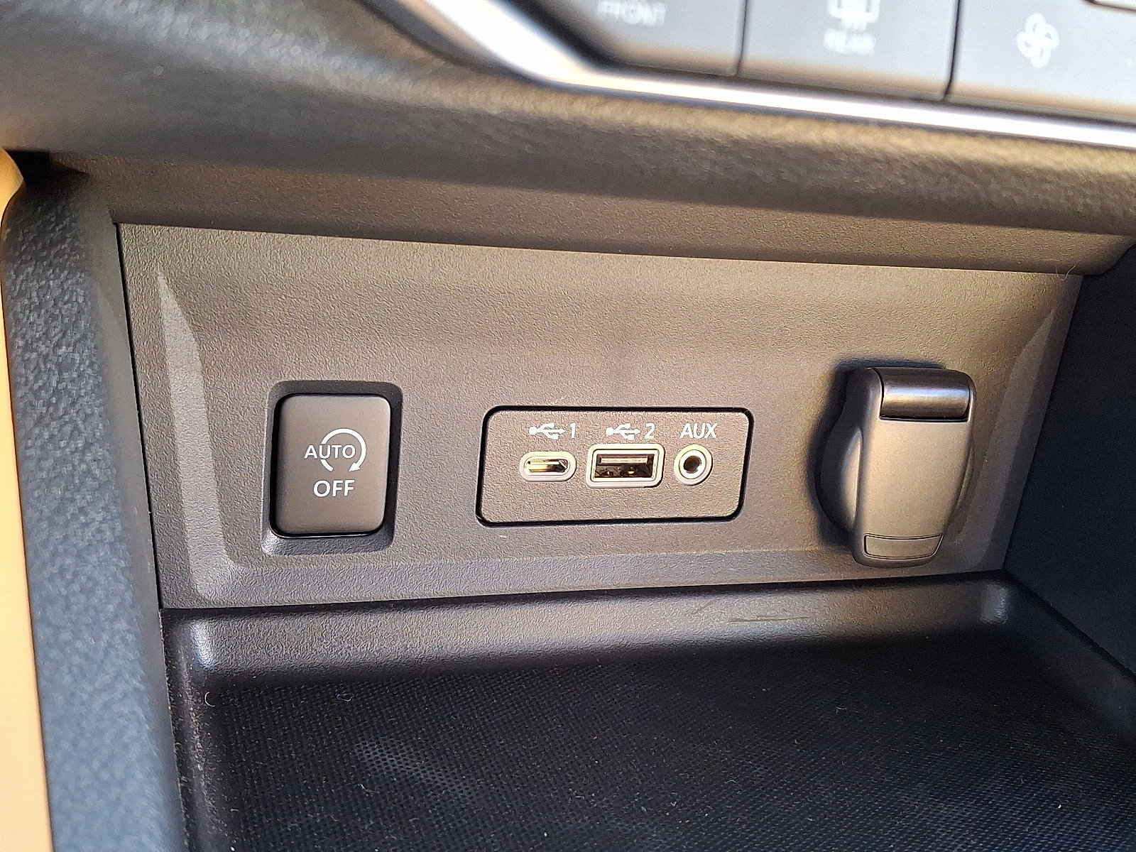 New 2025 Nissan Sentra SV w/ SV Premium Package image 15