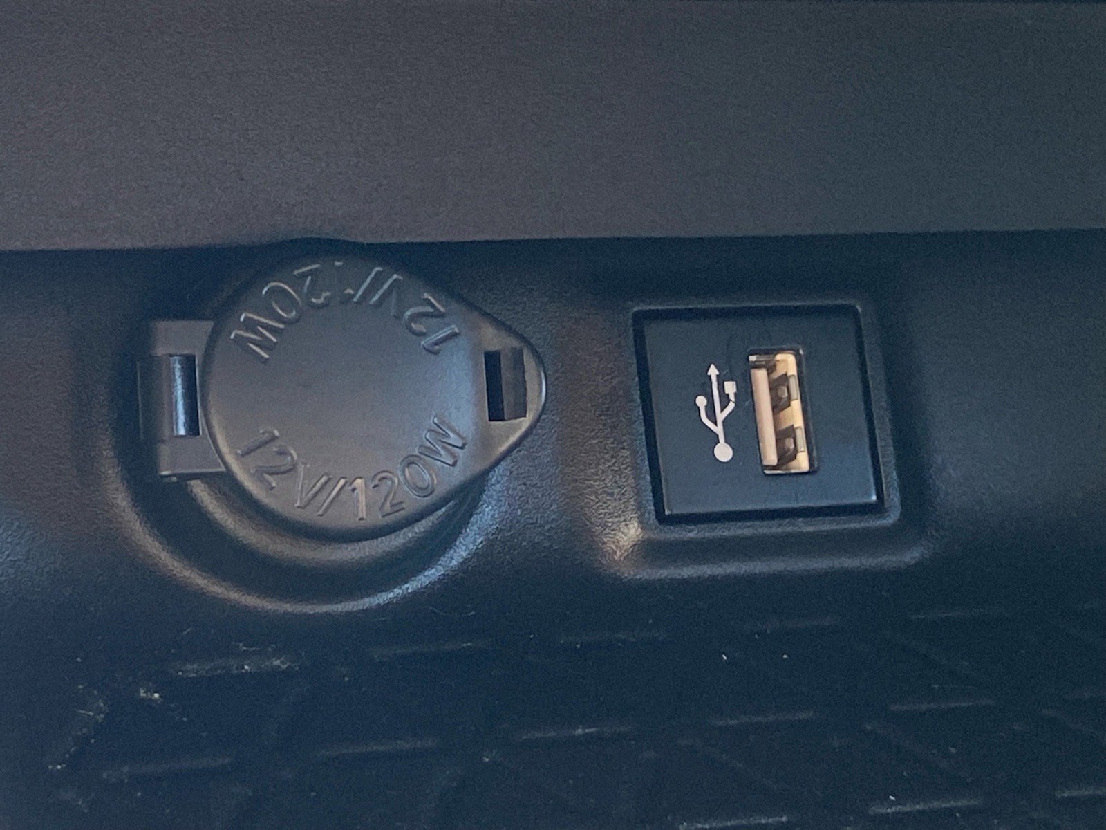 Used 2023 Toyota RAV4 XLE w/ Convenience Package image 15