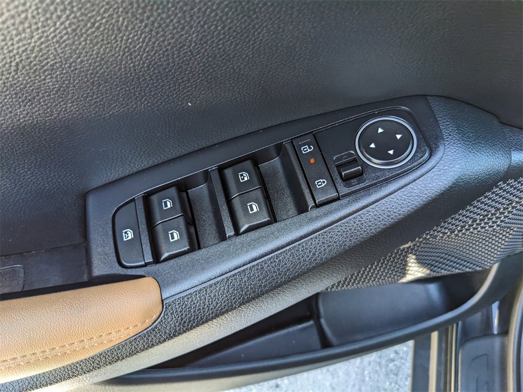 Certified 2025 Kia Seltos EX w/ EX Sunroof Package image 22