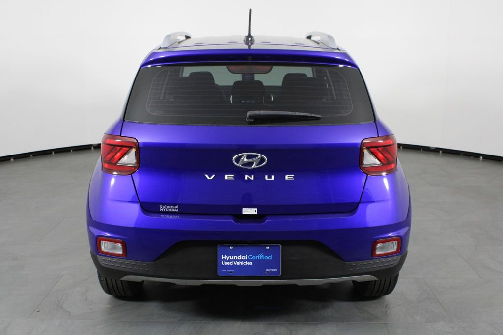 Certified 2024 Hyundai Venue SEL image 11