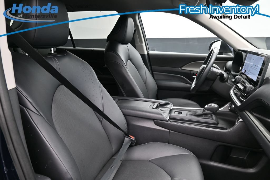 Used 2024 Toyota Grand Highlander AWD image 12