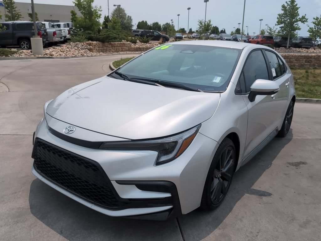 Used 2026 Toyota Corolla SE FWD image 3