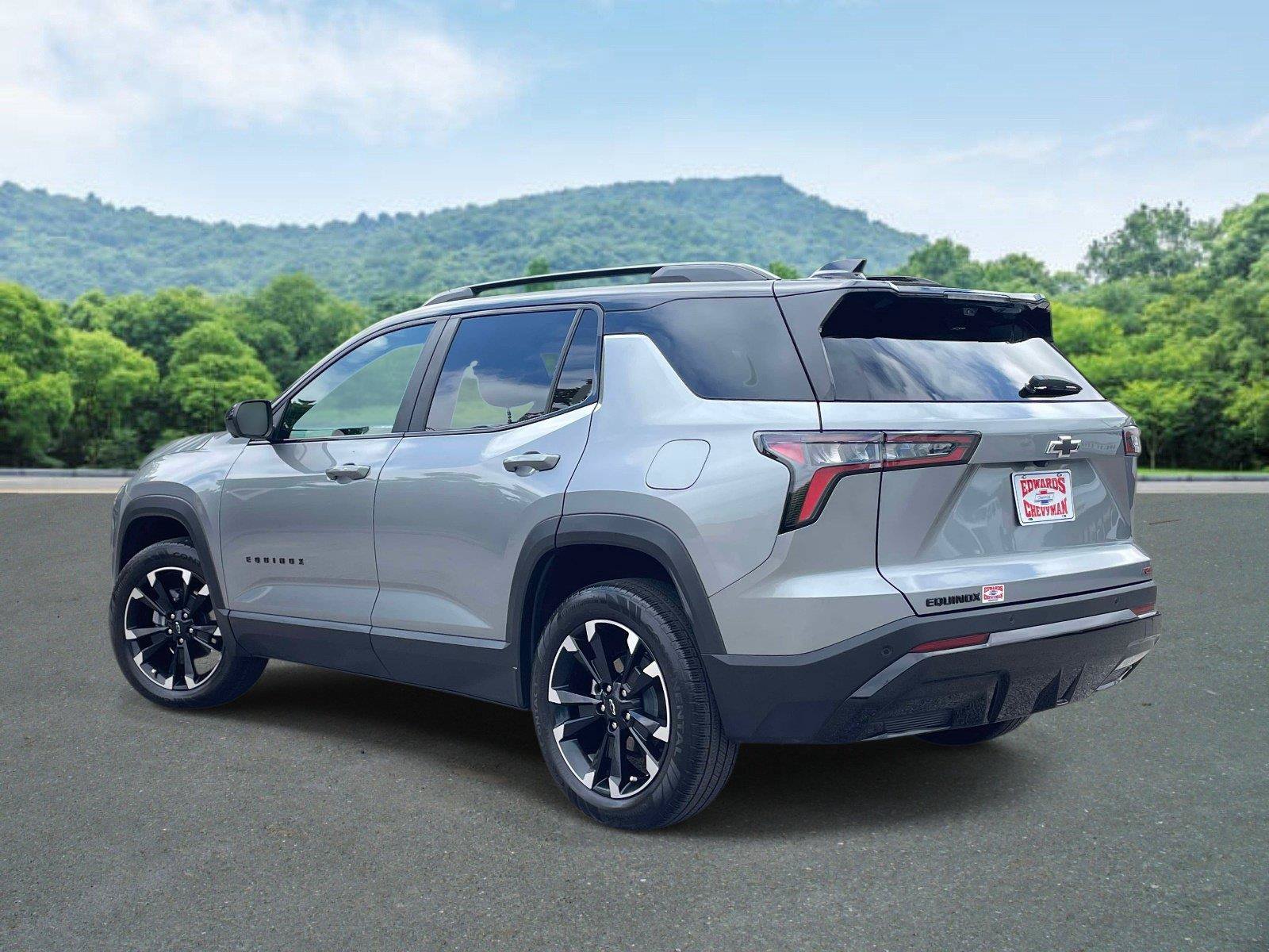Used 2025 Chevrolet Equinox RS w/ Safety and Technology Package FWD image 5