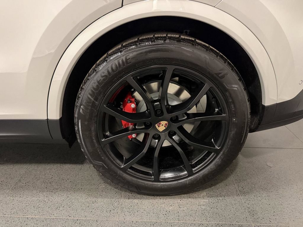 New 2026 Porsche Cayenne S AWD/4WD image 11