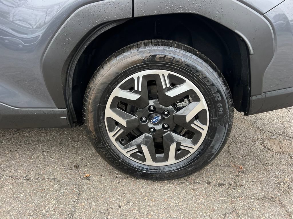 Certified 2025 Subaru Forester image 11