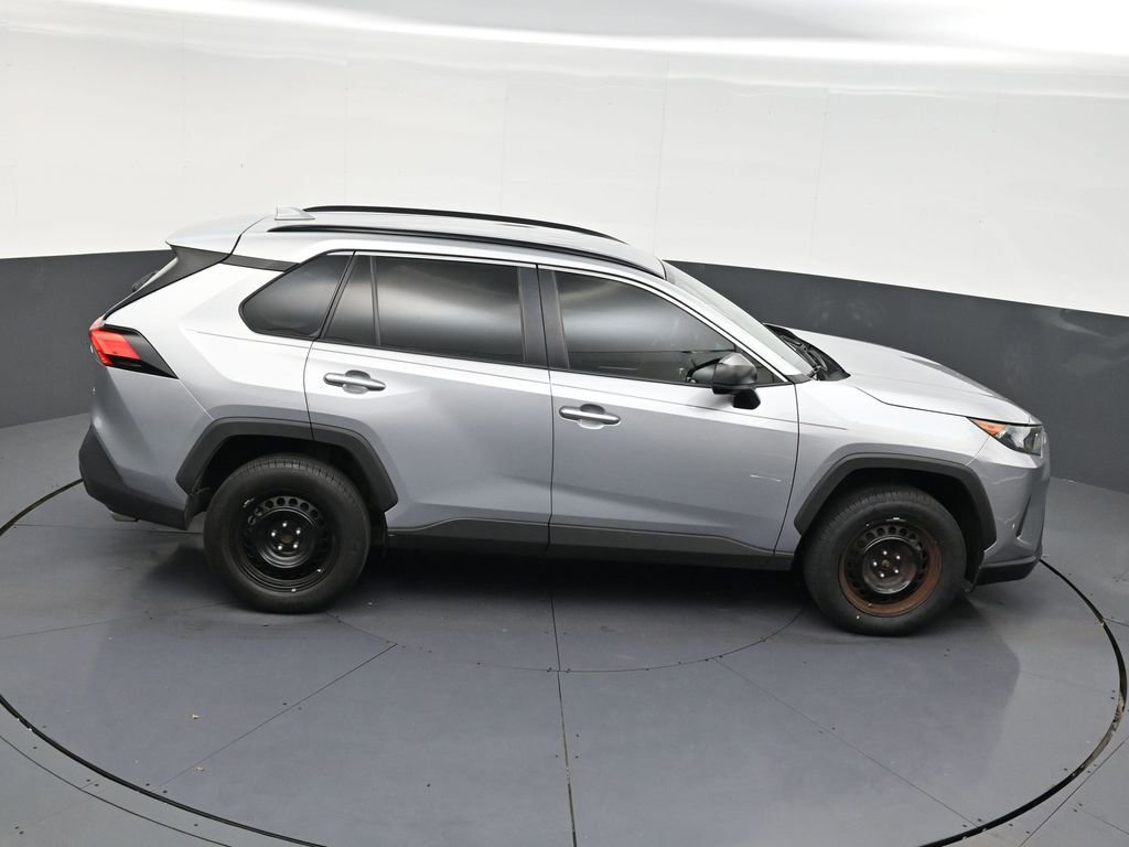 Used 2020 Toyota RAV4 LE FWD image 17