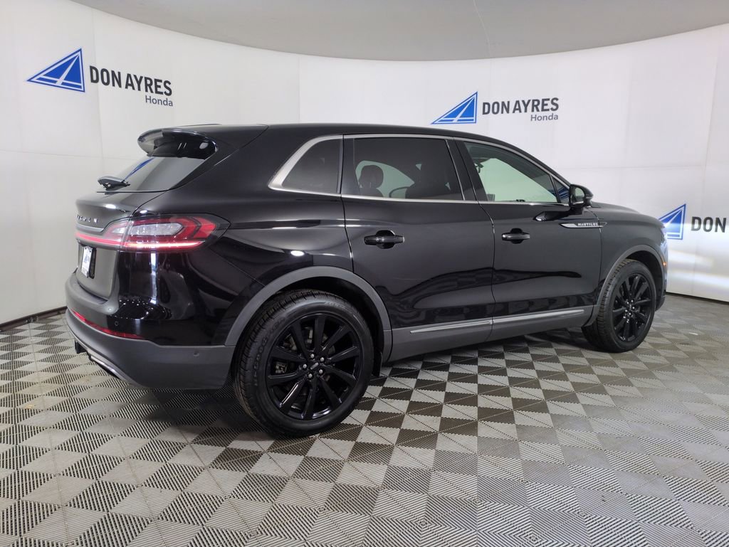 Used 2022 Lincoln Nautilus Reserve w/ Equipment Group 202A image 8