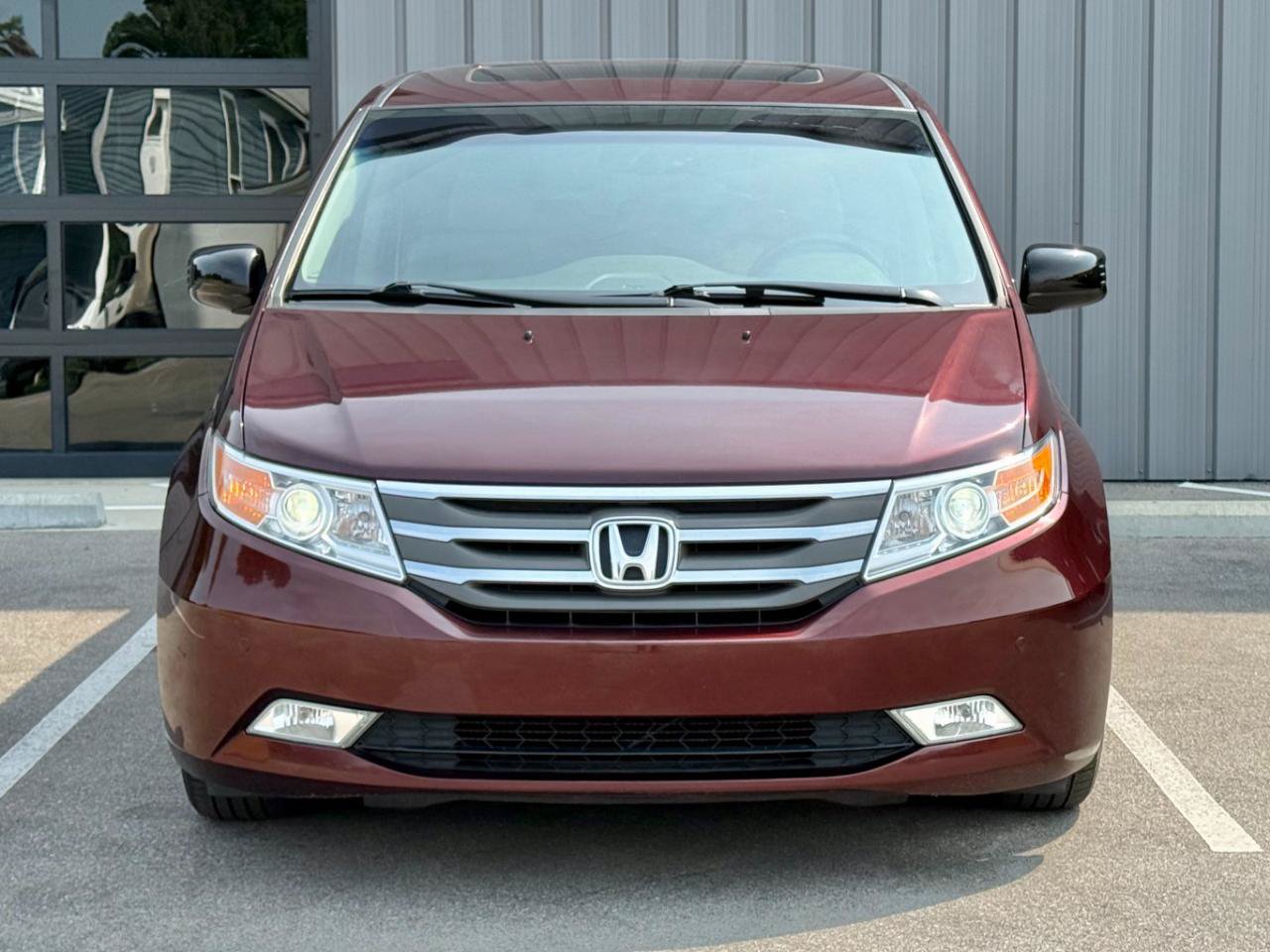 Used 2011 Honda Odyssey Touring image 2