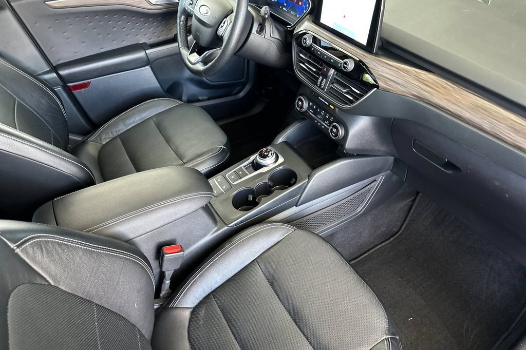 Used 2020 Ford Escape Titanium AWD/4WD image 16