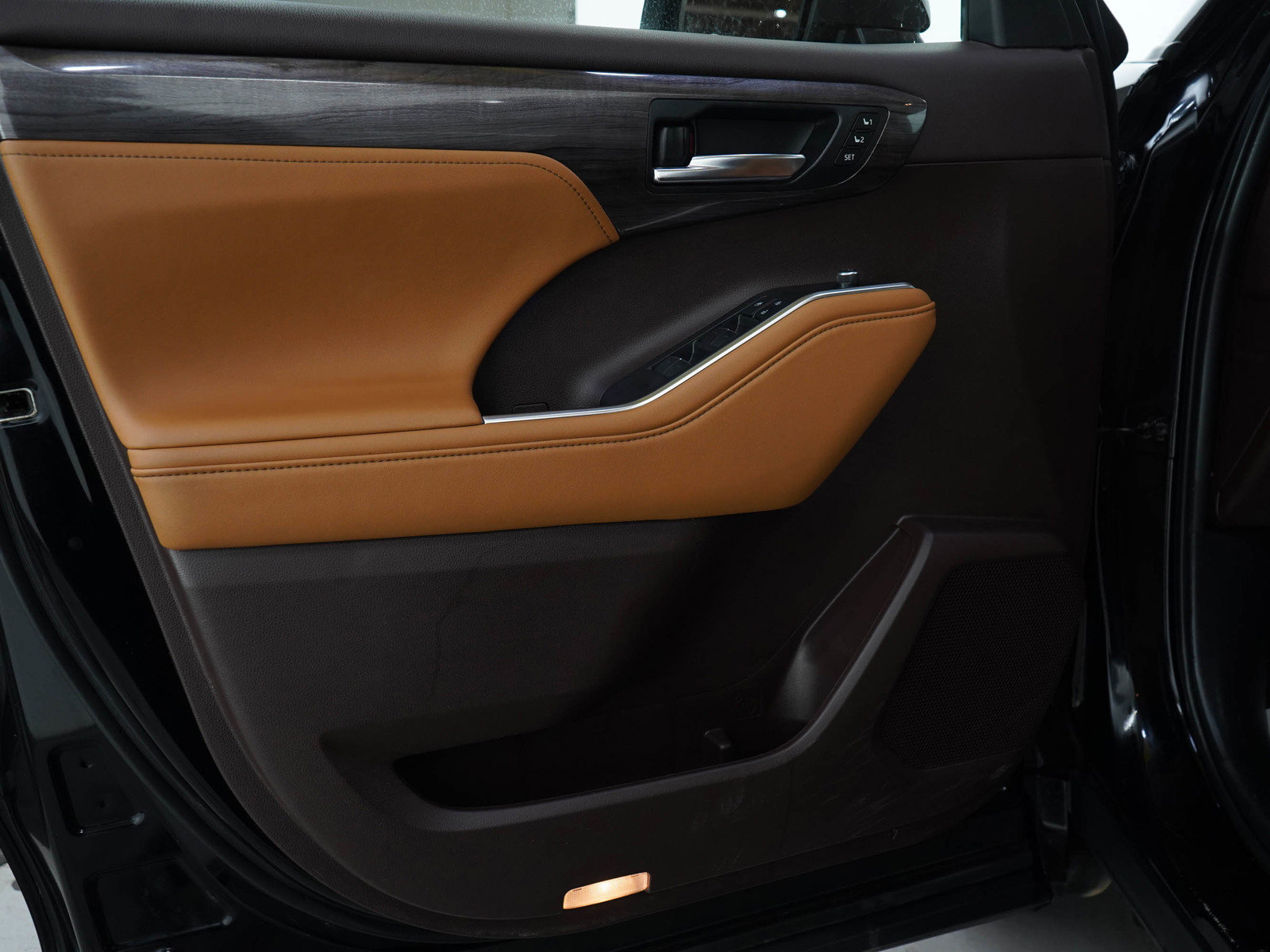 Used 2021 Toyota Highlander Platinum image 23