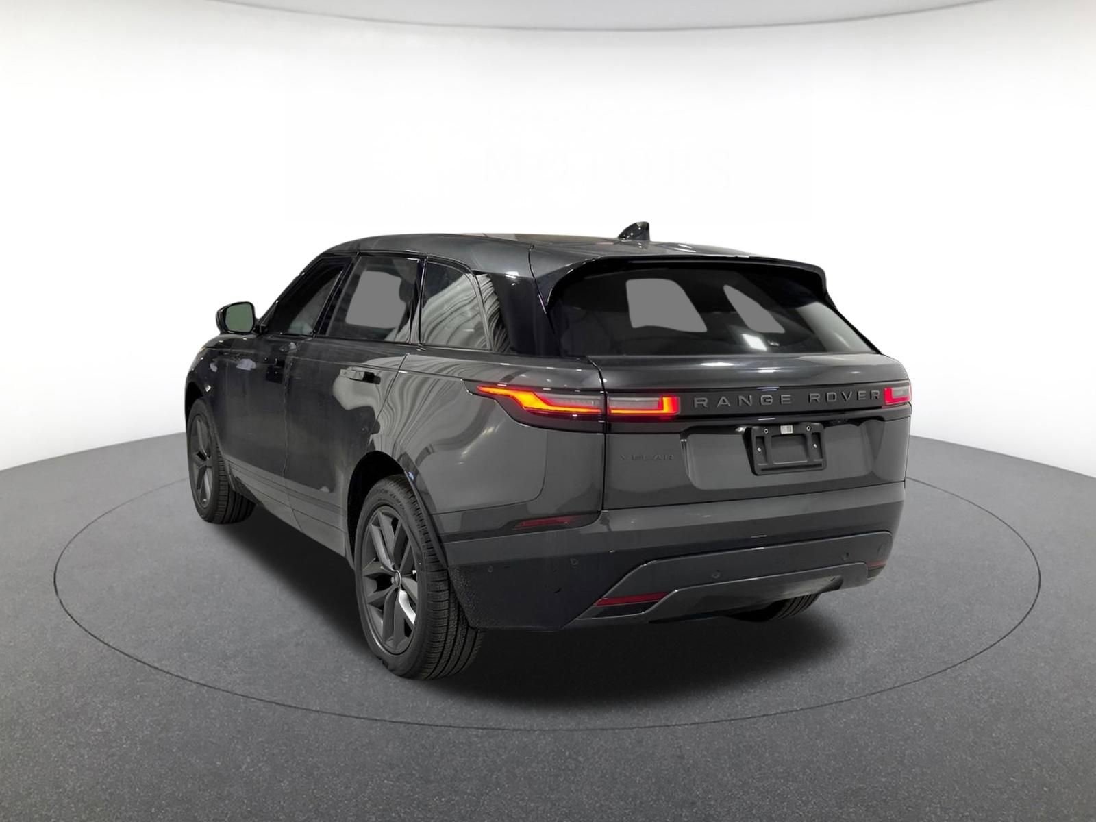 New 2026 Land Rover Range Rover Velar Dynamic SE image 3