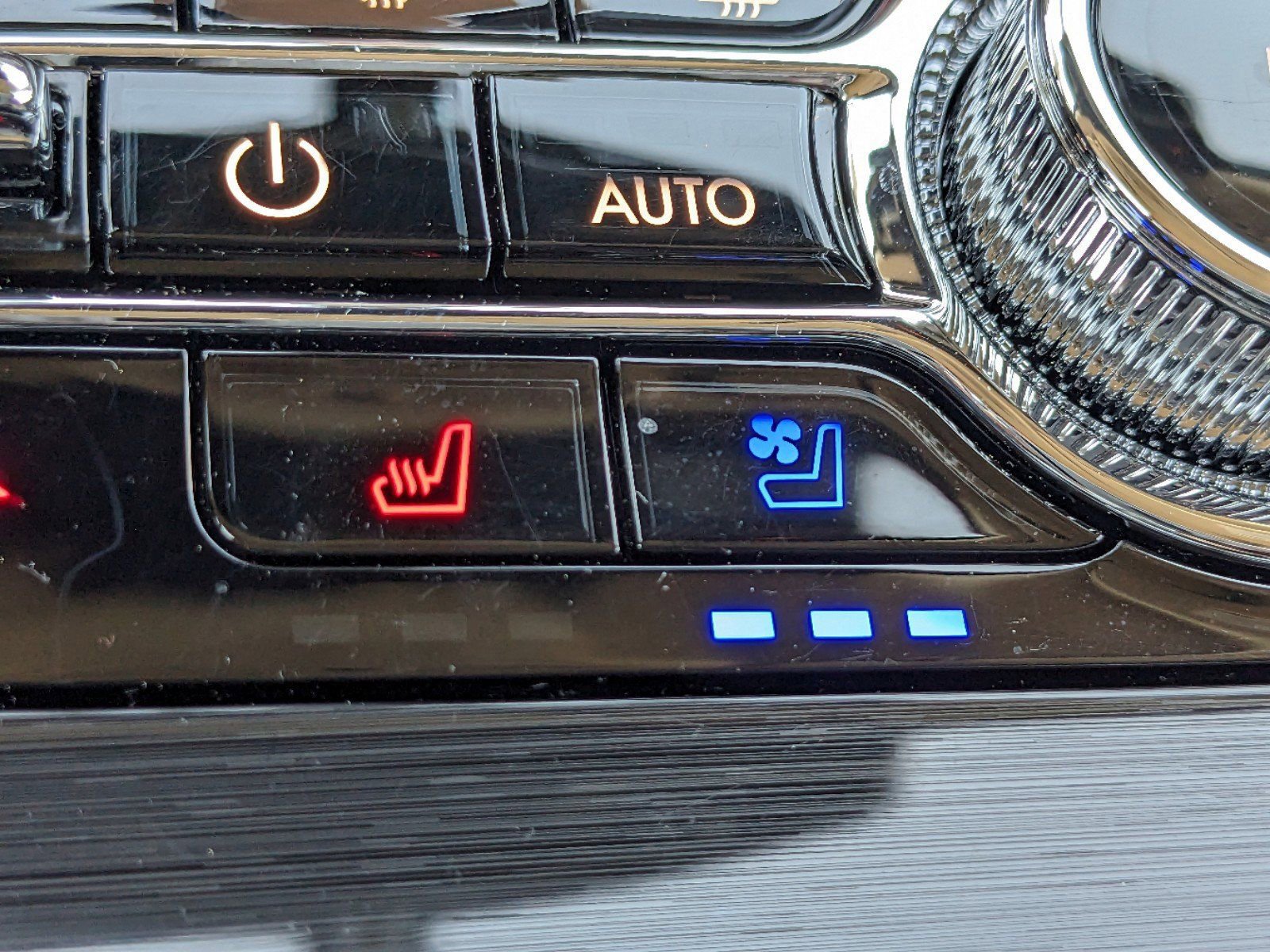 Certified 2023 Lincoln Nautilus Reserve w/ Equipment Group 201A image 27