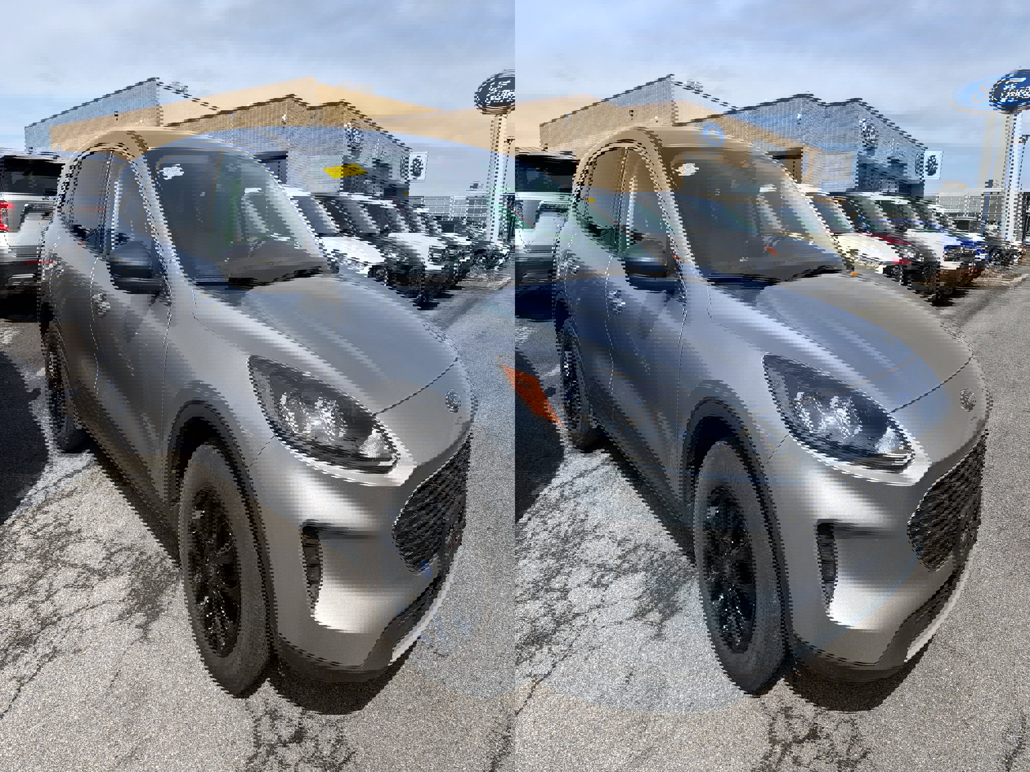 Used 2022 Ford Escape SE w/ Cold Weather Package image 2