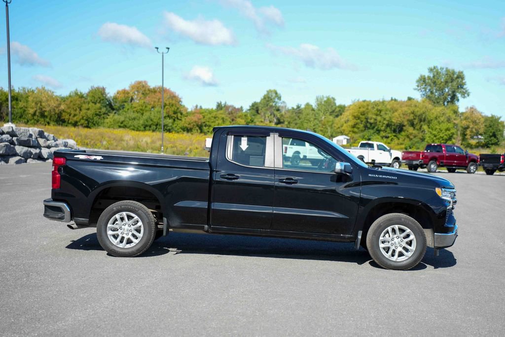 Used 2026 Chevrolet Silverado 1500 LT AWD/4WD image 4