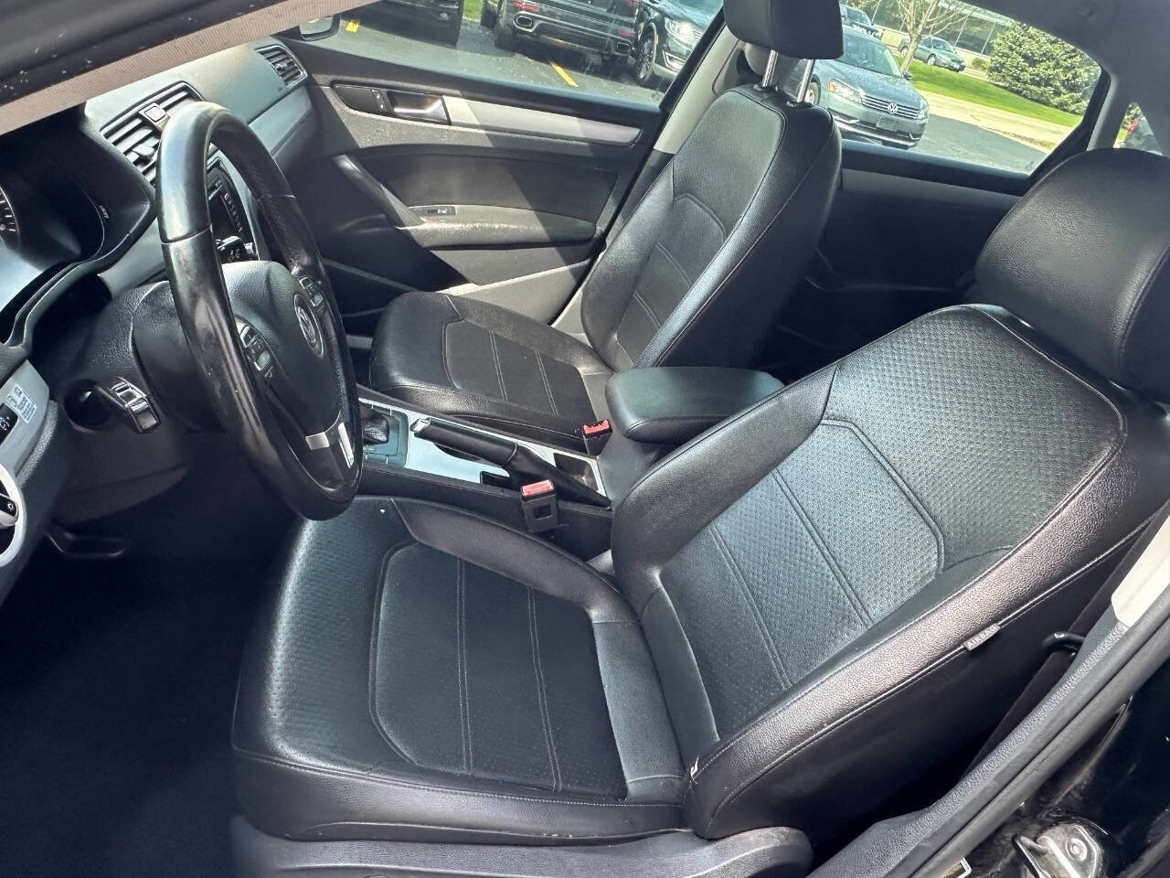 Used 2013 Volkswagen Passat TDI SE image 10