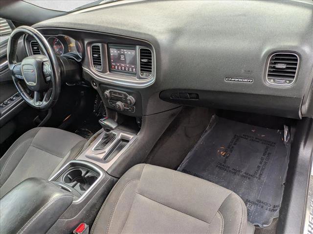 Used 2018 Dodge Charger SXT image 30