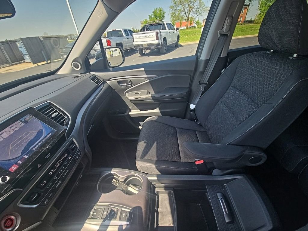 Certified 2023 Honda Ridgeline Sport image 25