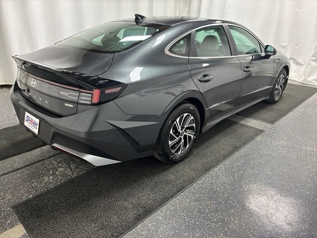New 2026 Hyundai Sonata Blue FWD image 4