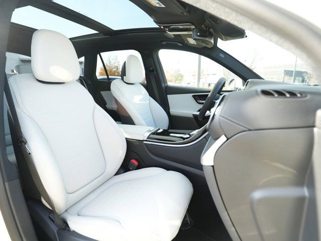 Used 2026 Mercedes-Benz GLC 300 4MATIC image 36