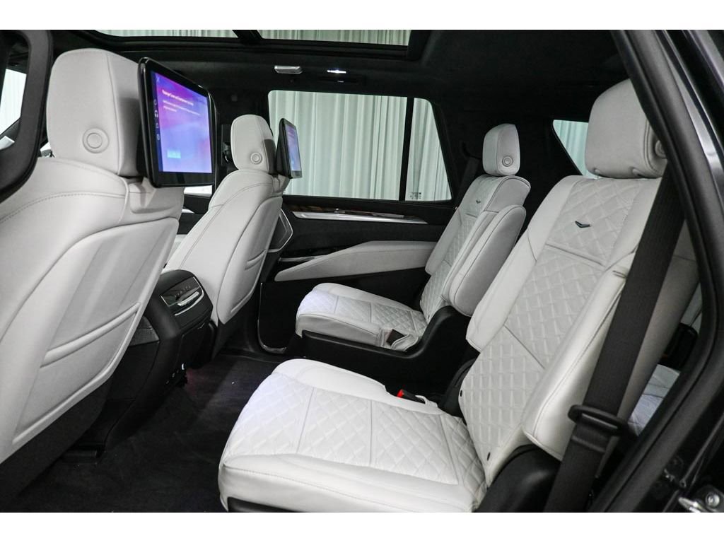 New 2026 Cadillac Escalade Platinum Sport w/ LPO, ONYX Package image 13