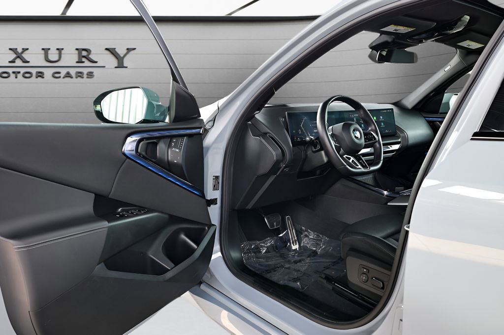 Used 2025 BMW X3 xDrive30i image 32