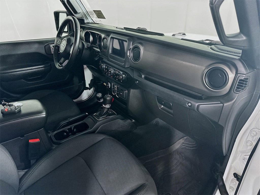 Used 2022 Jeep Gladiator Willys image 31