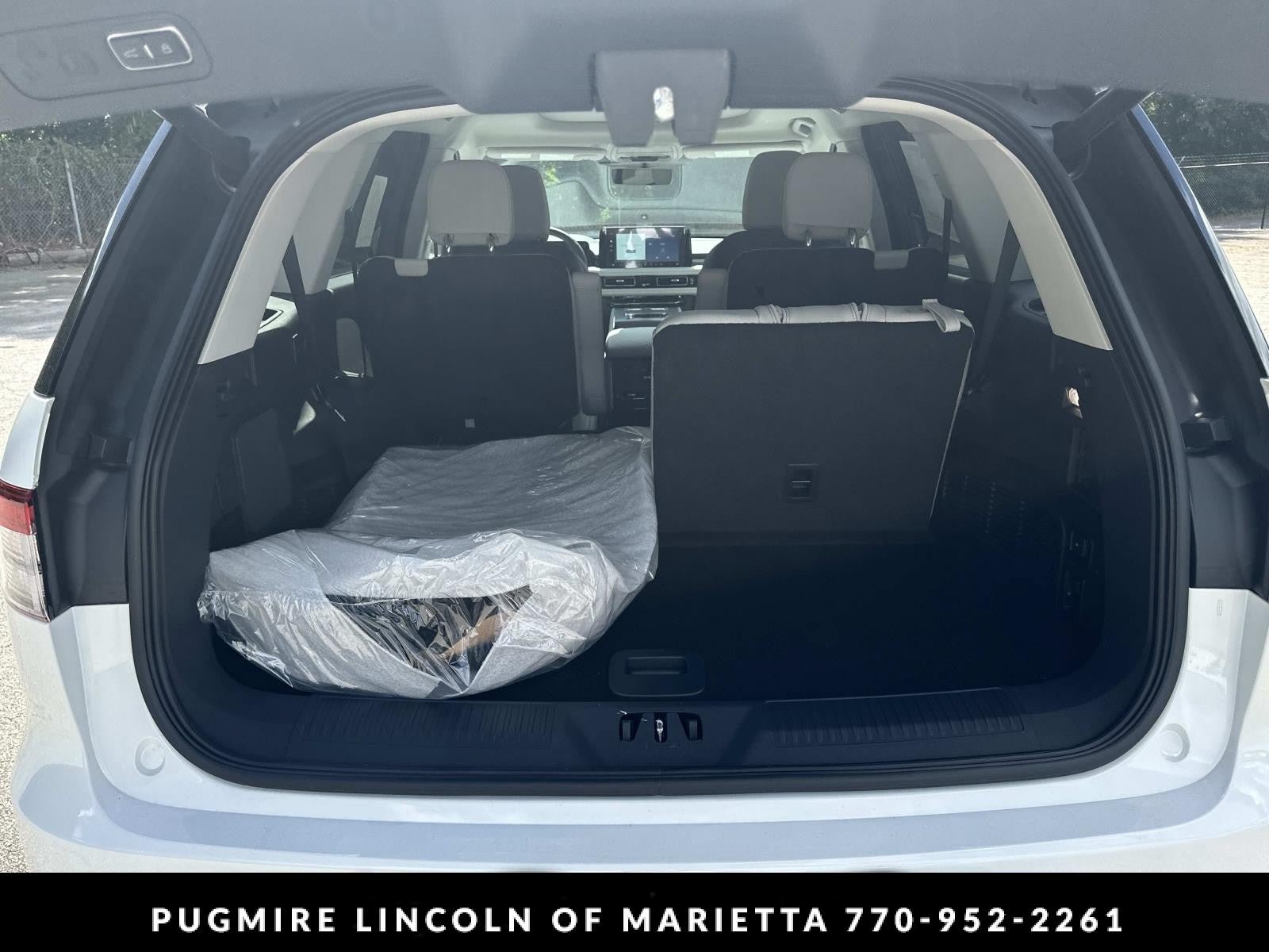 New 2026 Lincoln Aviator 2WD w/ Jet Appearance Package image 18