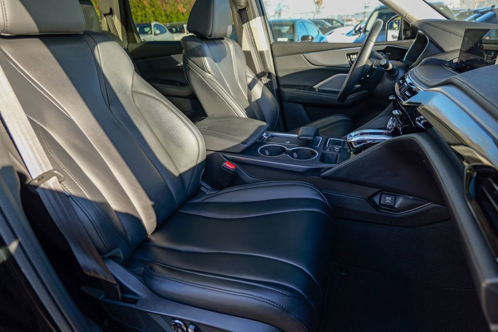 Used 2023 Acura MDX SH-AWD image 40