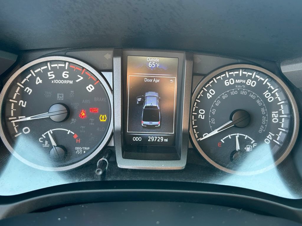 Used 2022 Toyota Tacoma TRD Off-Road AWD/4WD image 16