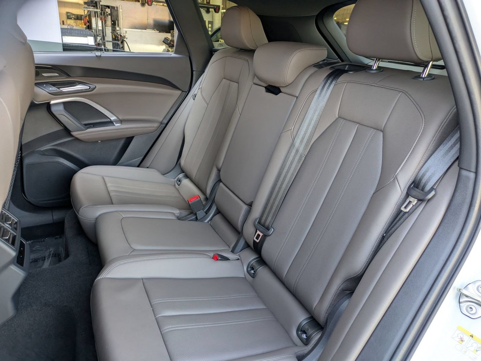 Used 2025 Audi Q5 Premium Plus w/ Premium Plus AWD/4WD image 29