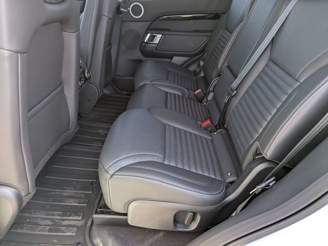 New 2026 Land Rover Discovery S image 15