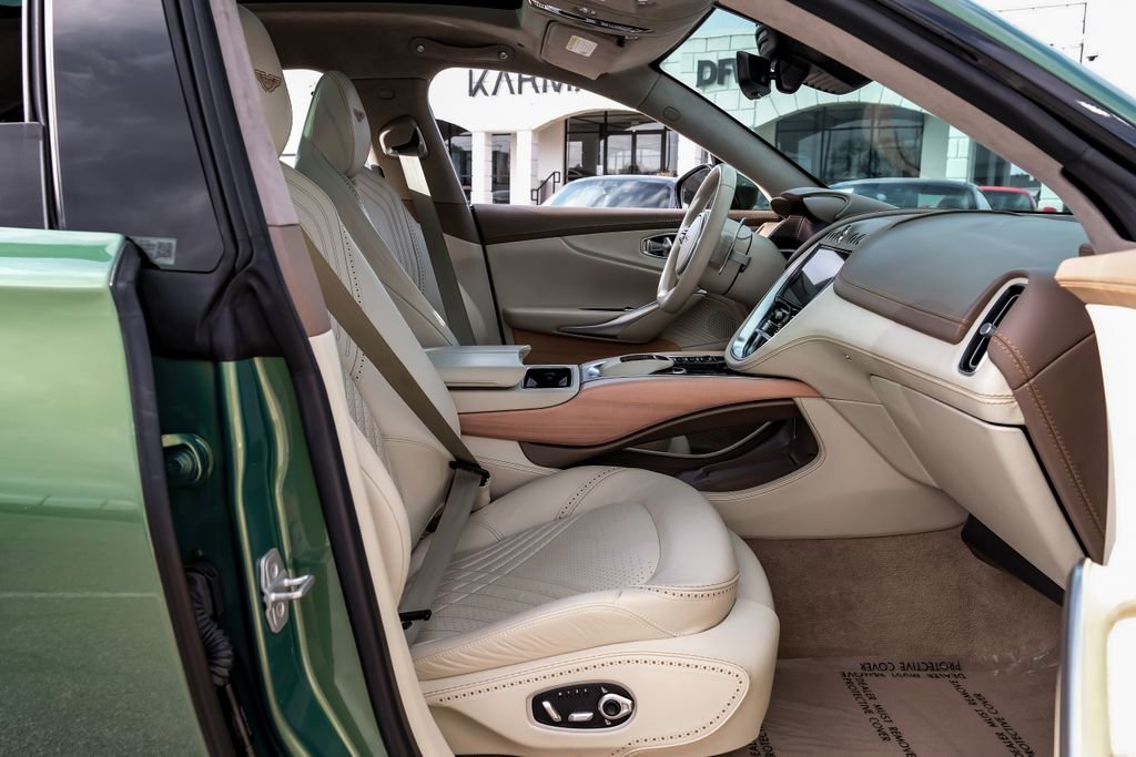 Used 2021 Aston Martin DBX image 42