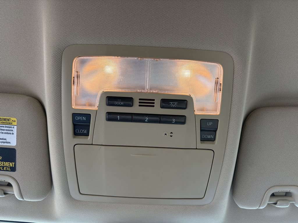 Used 2018 Toyota Highlander XLE FWD image 22