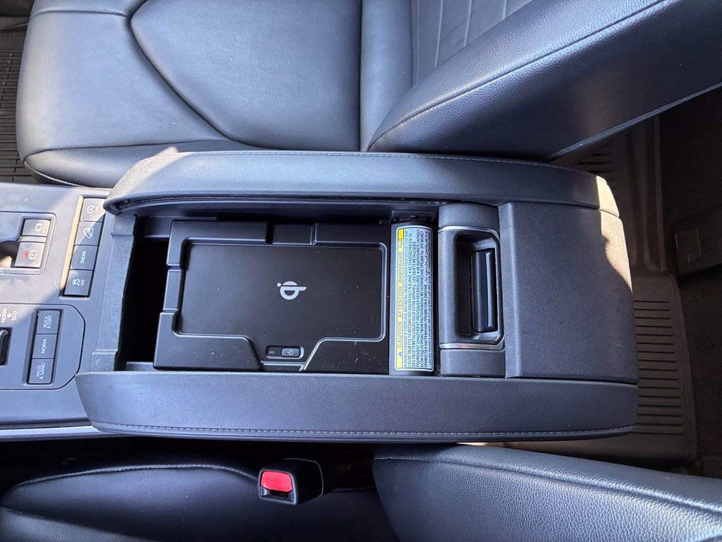 Used 2021 Toyota Highlander XLE AWD/4WD image 40