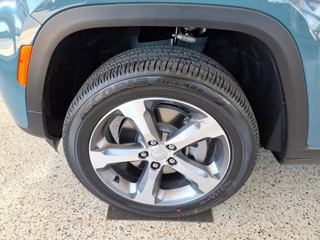 New 2026 Jeep Grand Cherokee L Limited AWD/4WD image 4