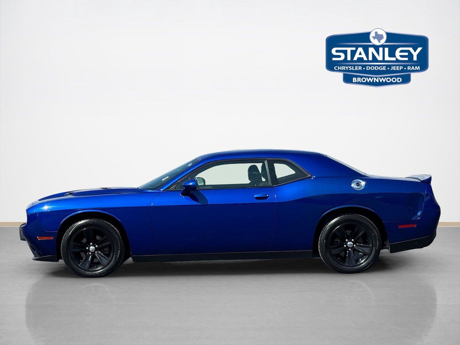 Used 2020 Dodge Challenger SXT RWD image 4