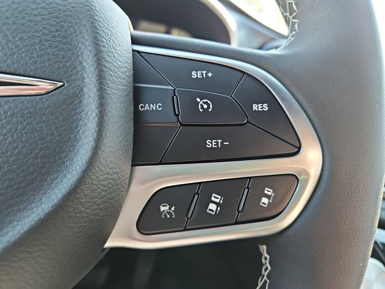 New 2026 Chrysler Pacifica Select image 26