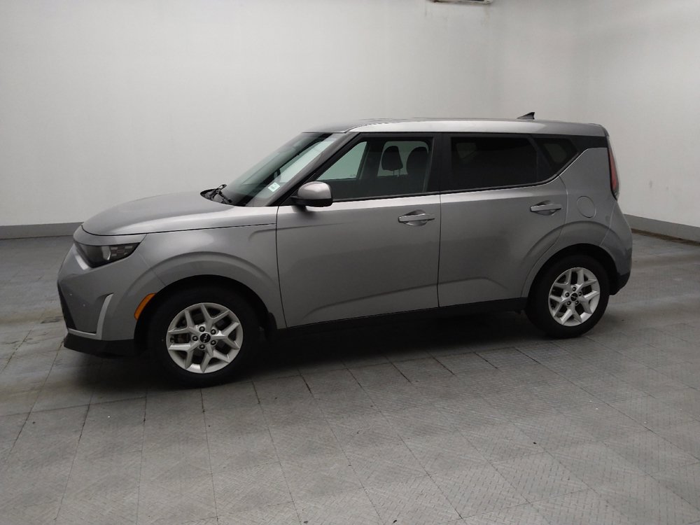 Used 2023 Kia Soul LX w/ LX Technology Package FWD image 2