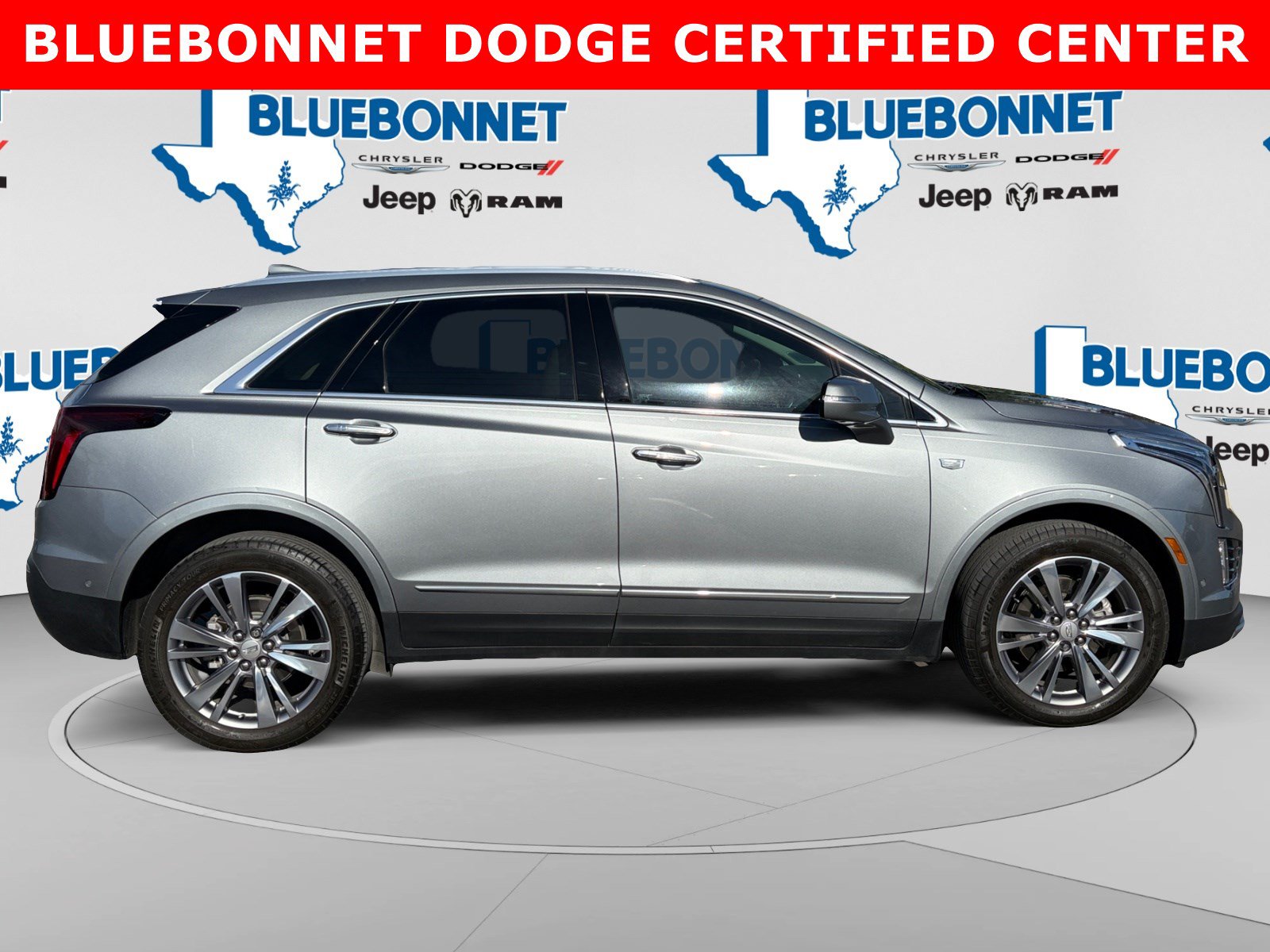 Used 2024 Cadillac XT5 Premium Luxury w/ Technology Package FWD image 4