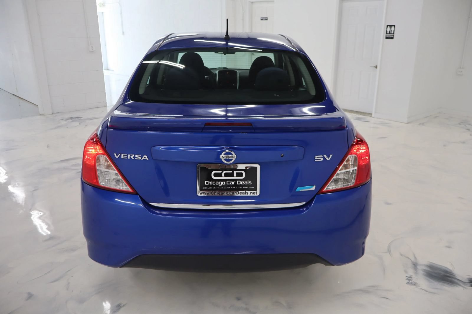 Used 2015 Nissan Versa SV FWD image 6