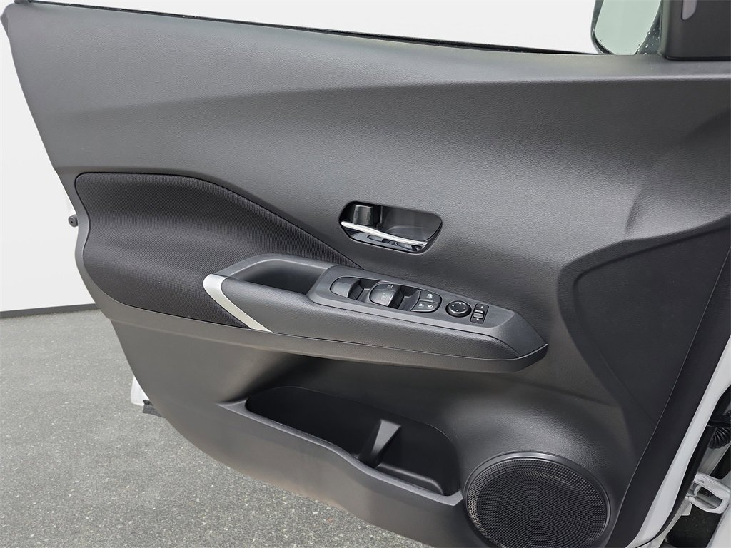 Used 2024 Nissan Kicks SV image 27