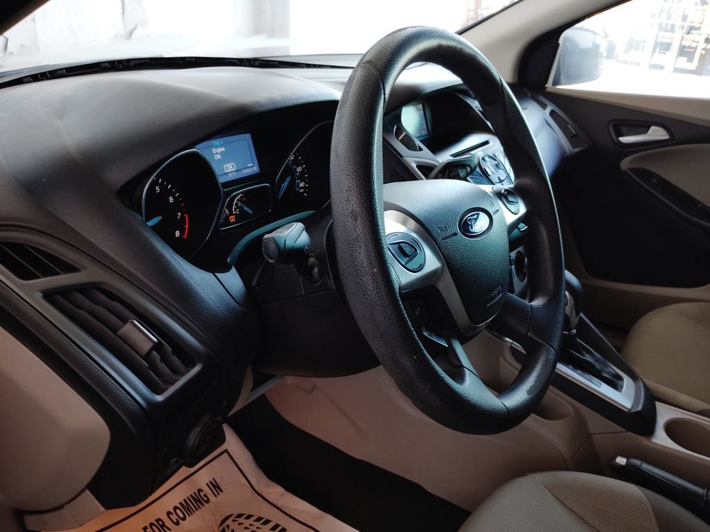 Used 2013 Ford Focus SE FWD image 22