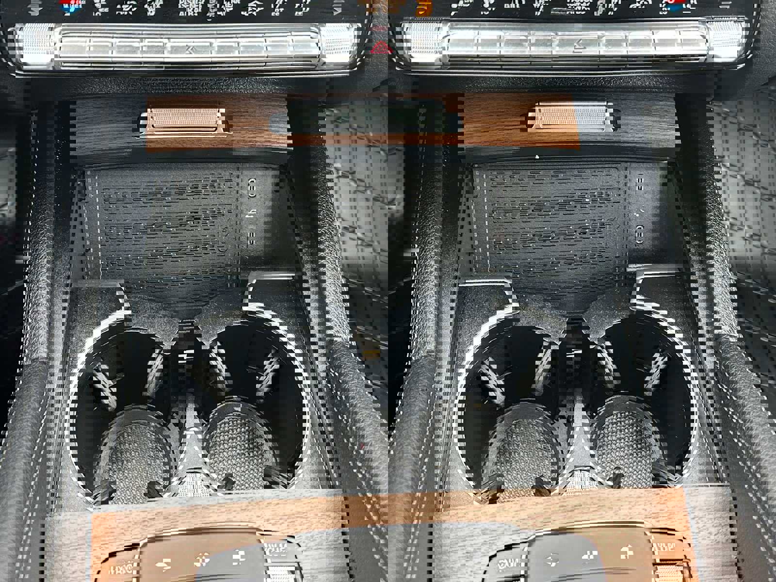 Used 2025 Mercedes-Benz GLE 450e 4MATIC image 33